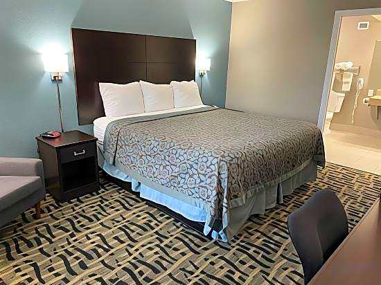 Days Inn & Suites by Wyndham Collierville Germantown Area