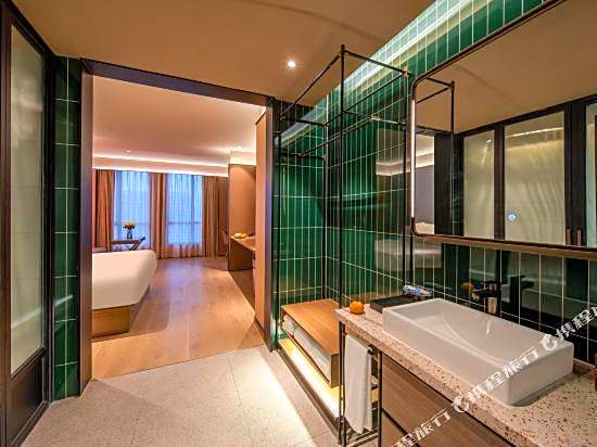 Orange Hotel(Ningbo Railway Station Lianfeng Road Store)