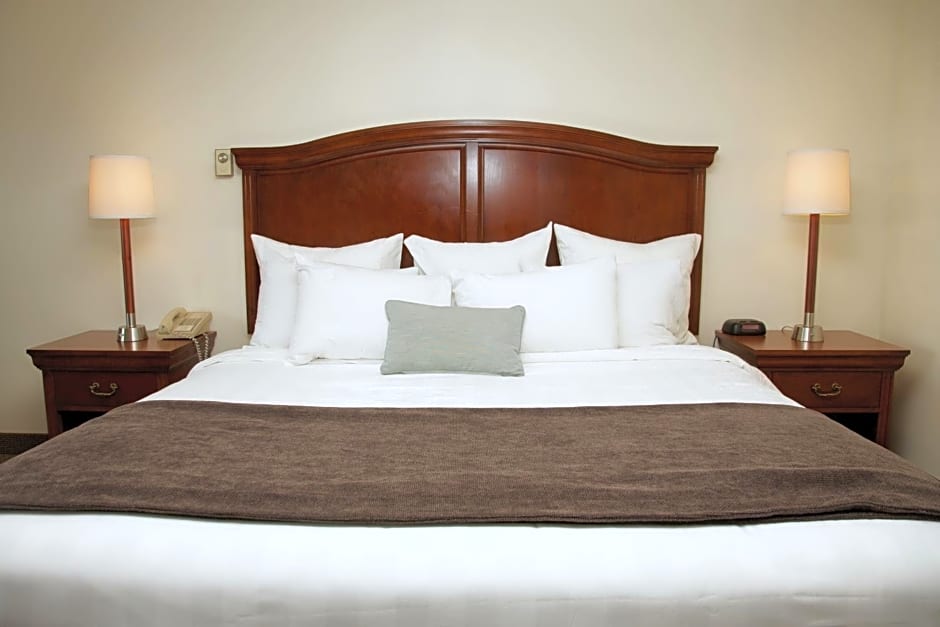 Holiday Hill Inn & Suites