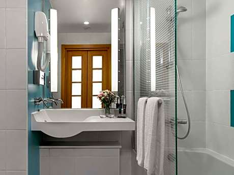 Executive Room with One Double Bed and Sea View