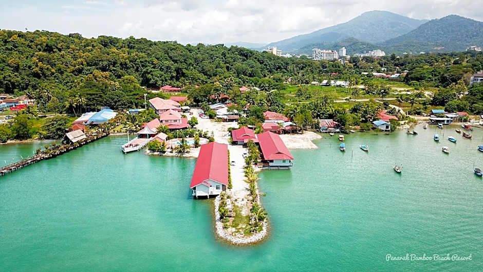 Penarak Bamboo Beach Motel