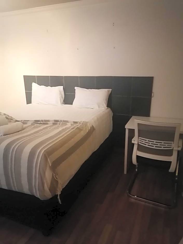 180 On Anderson Guest House