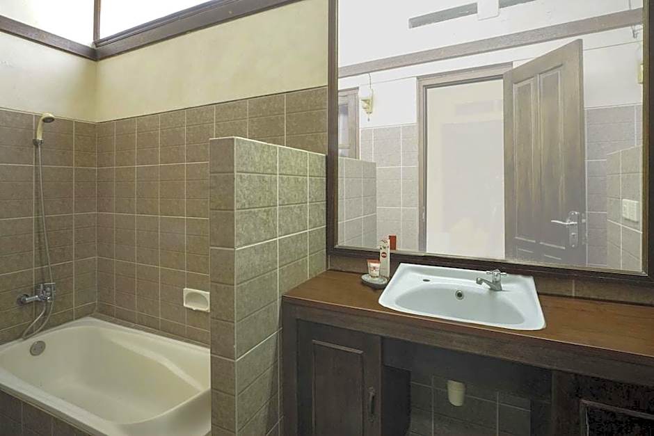 Ndalem Maharani Guest House