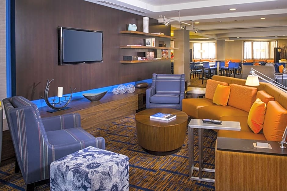 Courtyard by Marriott Richmond Northwest