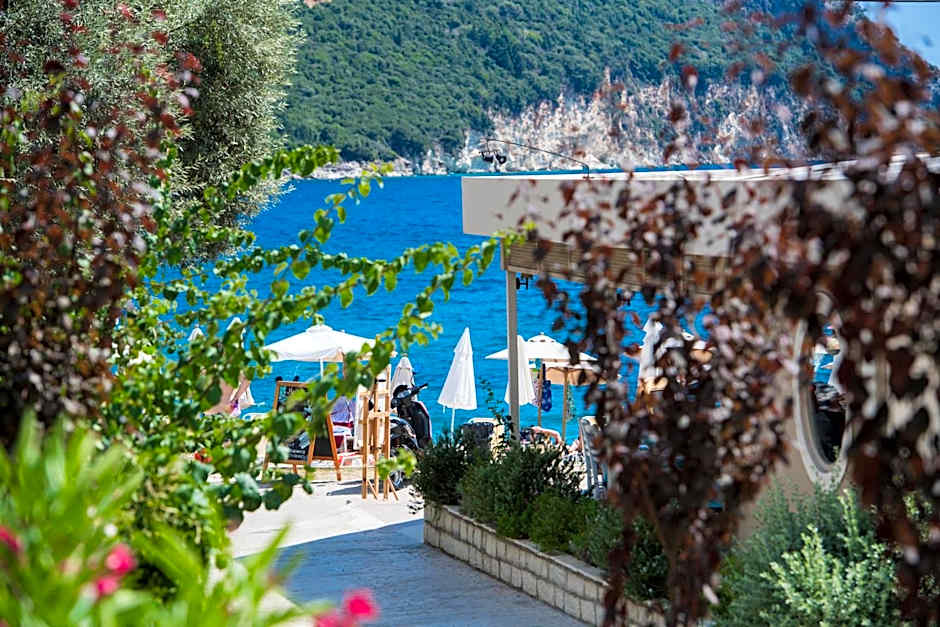 Ilianthos Apartments & Rooms