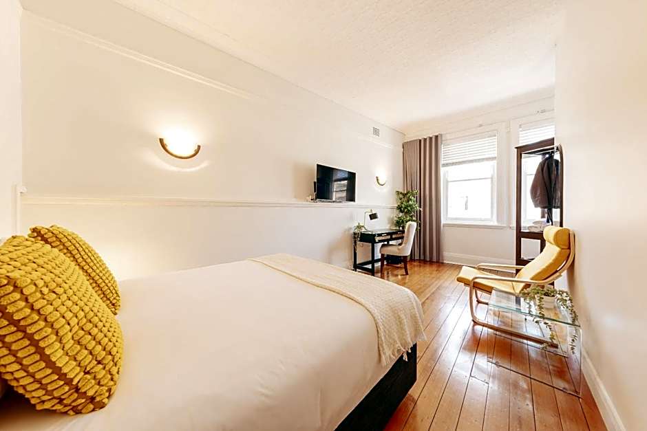 Gaslight Inn - Adults Only