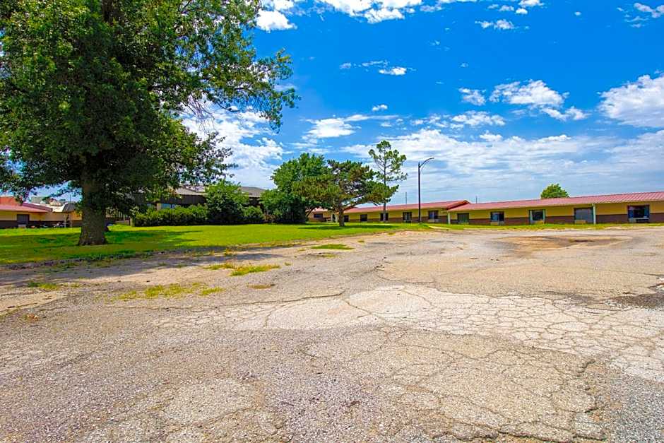 American Best Inn By OYO I-35 Perry