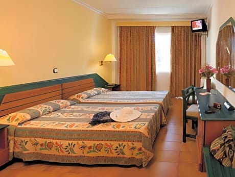 Double (2 Adults + 1 Child)