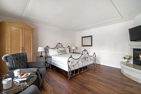 Deluxe King Spa + Fireplace