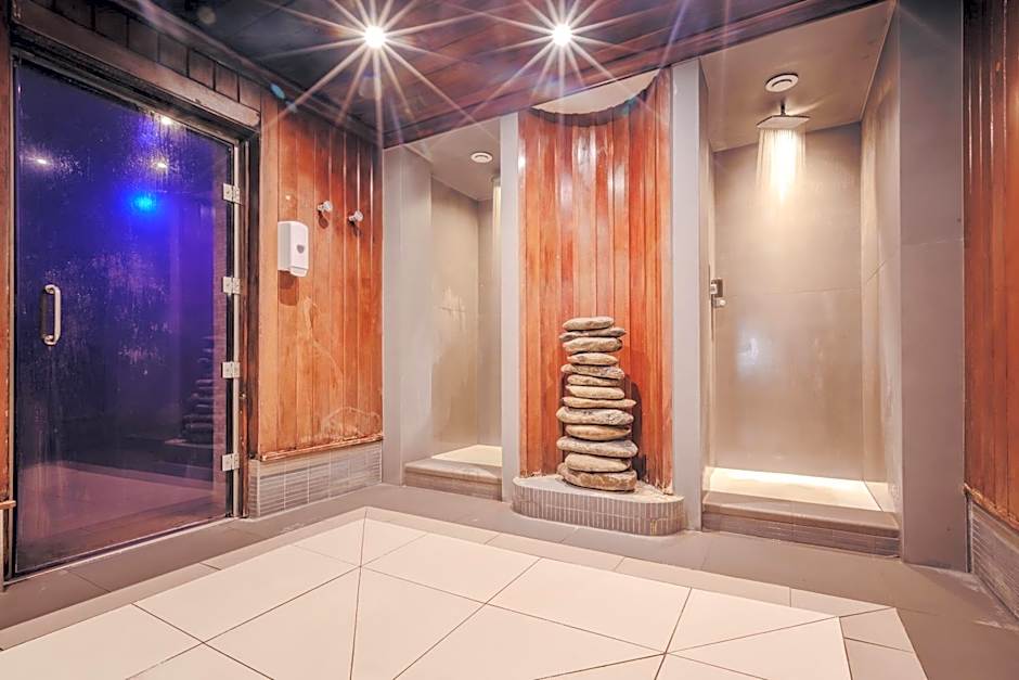 The Runnymede-On-Thames