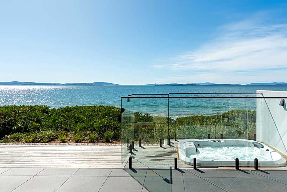 Award-winning beachfront luxury in Cremorne