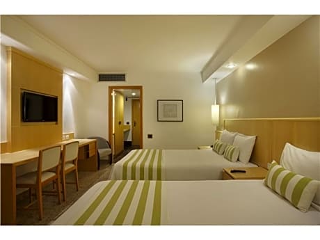 QUADRUPLE DELUXE SUPERIOR