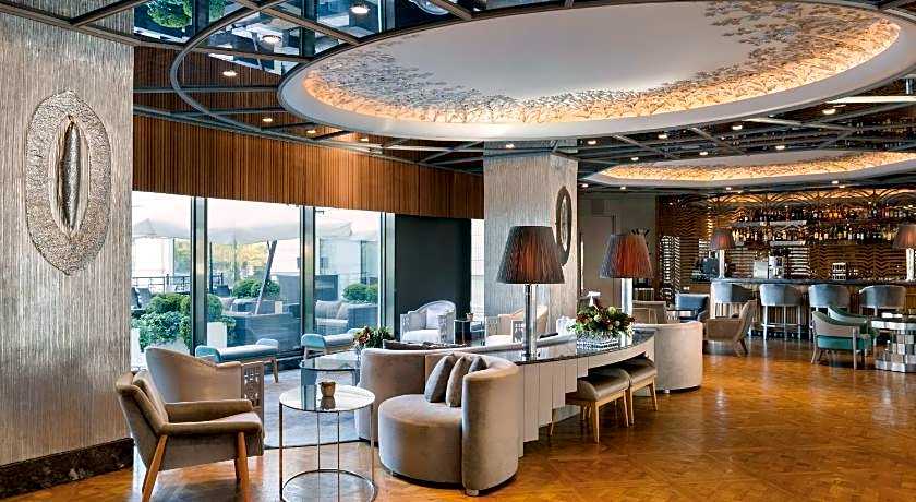 Wyndham Grand Istanbul Kalamis Marina Hotel