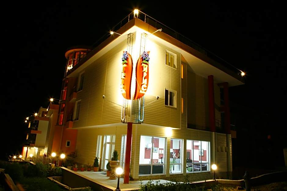 Iris Beach Hotel