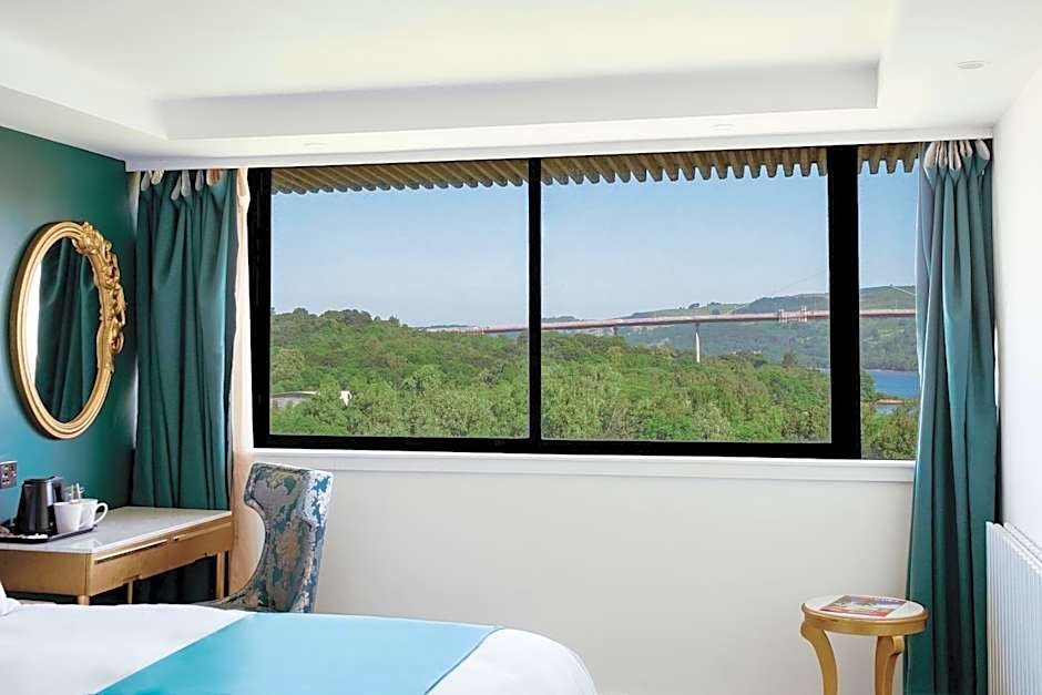 Photo 1 of 4 of Suite