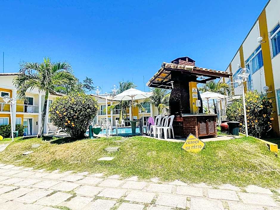 Flat's com 1 suíte no pavimento superior com internet privativa 300MBPS localizado no Residencial Mont Hebron, condomínio a aproximadamente 250m da praia de Taperapuã, com piscinas, sauna e portaria 24hrs