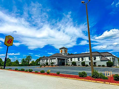 Super 8 by Wyndham Piedmont Greenville Area