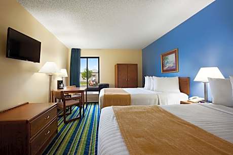 Queen Room with Two Queen Beds - Non-Smoking