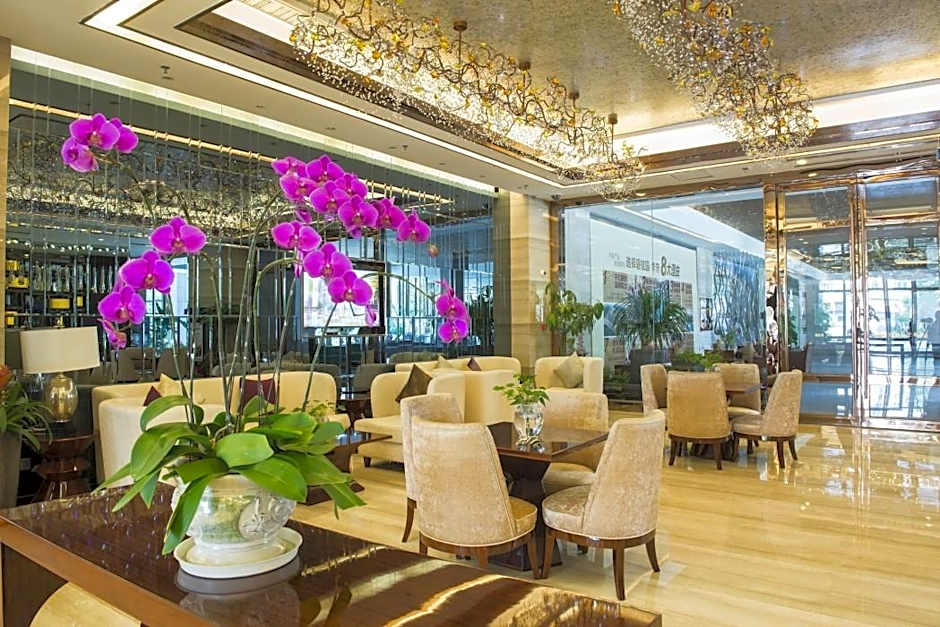 Longjiang Country Garden Phoenix Hotel