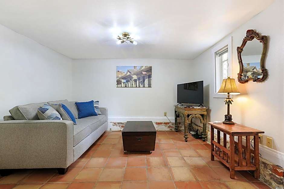 Historic Inn in the Marigny, blocks to French Quarter