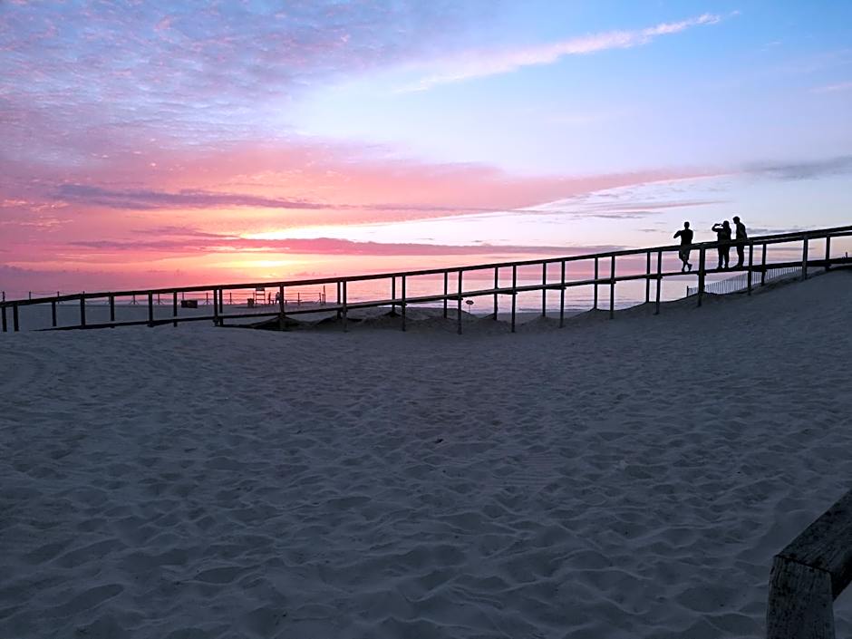 Vagueira Guest House & Beach Hostel