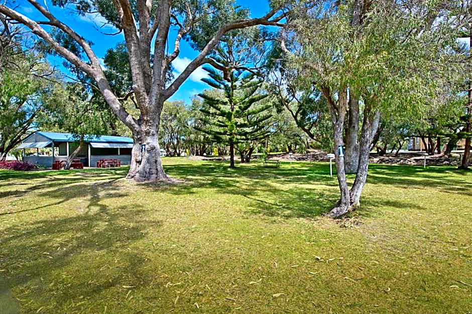 Acclaim Rose Gardens Beachside Holiday Park