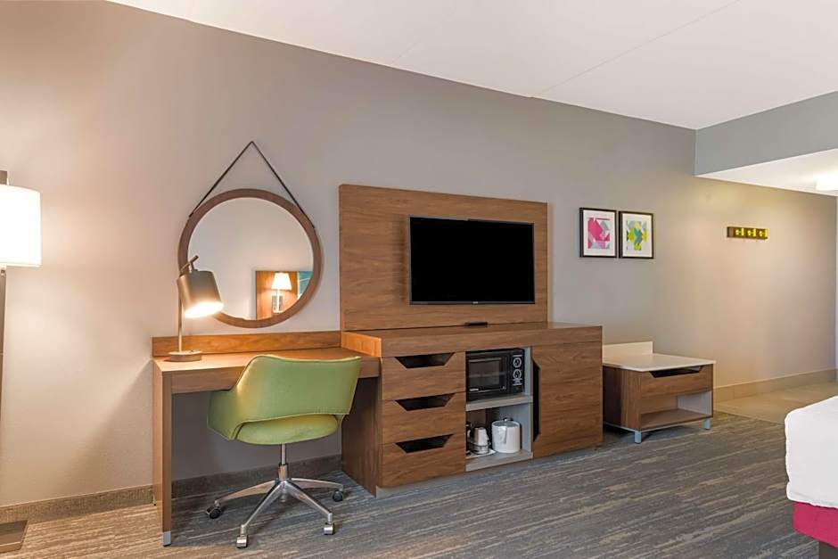 Hampton Inn By Hilton & Suites Charlotte-Airport