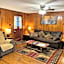 Cozy Cabin Pet Friendly ADA Compatible