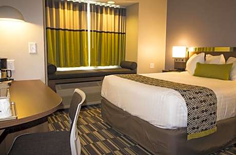 Queen Room - Non-Smoking