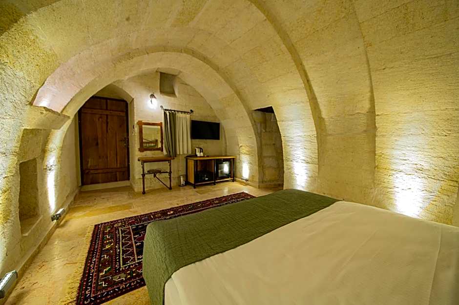 Ares Cave Suites