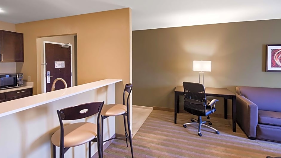 Best Western Plus Thornburg Inn & Suites