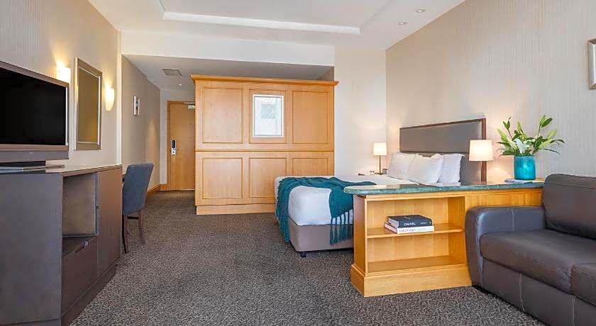 Oaks Gold Coast Hotel