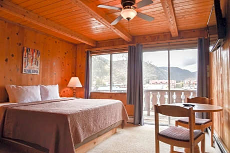 Single King with Ski View