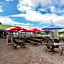 Heated Pool, Huge TV, Waterfront Tiki Bar & Grill, Close to Beaches