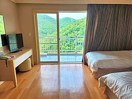 [WEST] Family(No Kitchen/Standard/Bed)-Bed Type Randomly Assigned