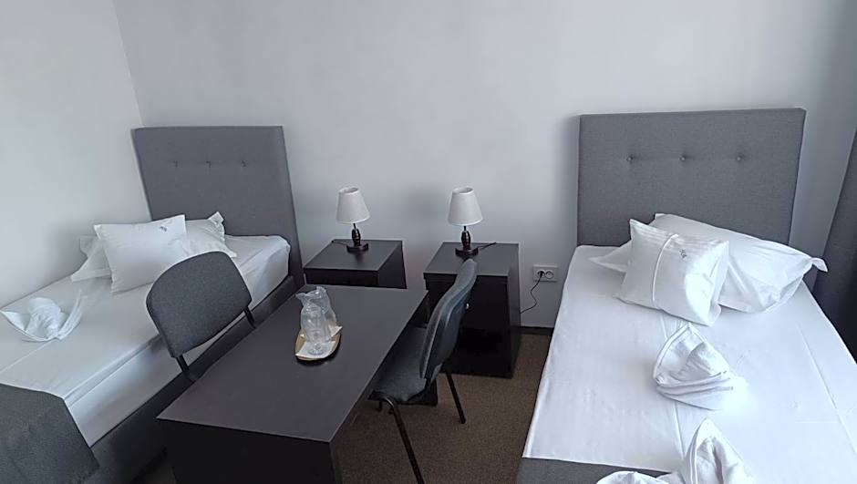 Hotel Lebăda