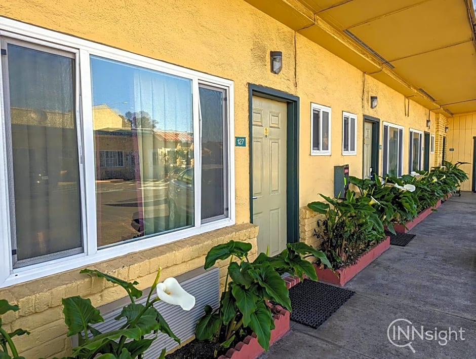 Deluxe Inn