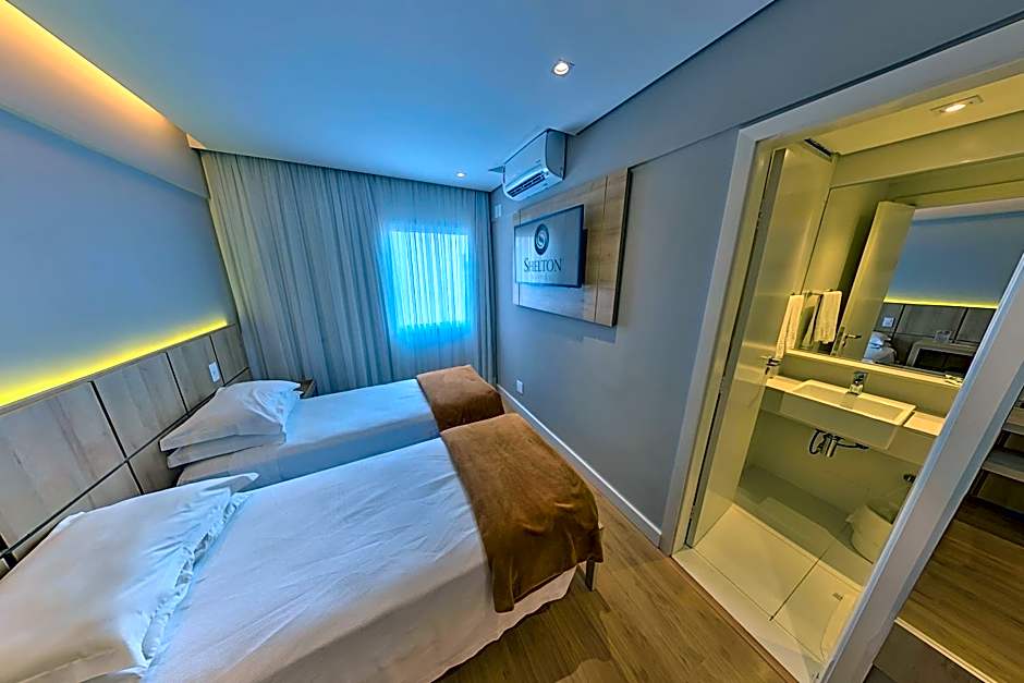 Hotel Shelton