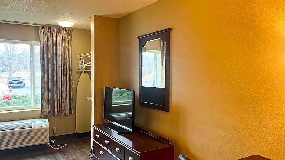 Studio 6 Chantilly VA Washington Dulles Airport