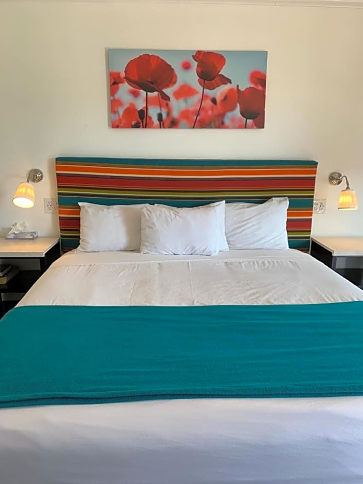 Sandyland Reef Inn