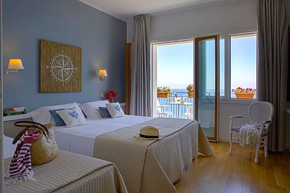 Hotel Punta Nord Est