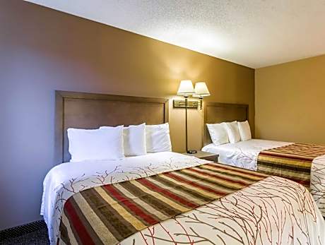 2 Queen Beds, Smoking