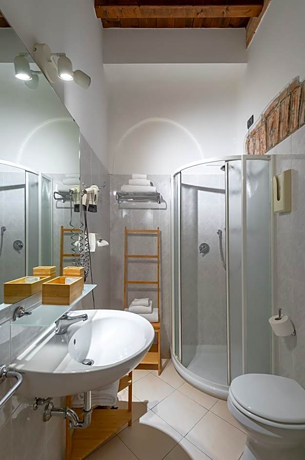 Hotel Mantegna Stazione, MantegnaHotels