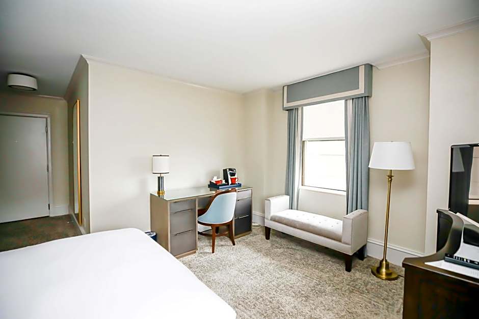 Dunhill Hotel