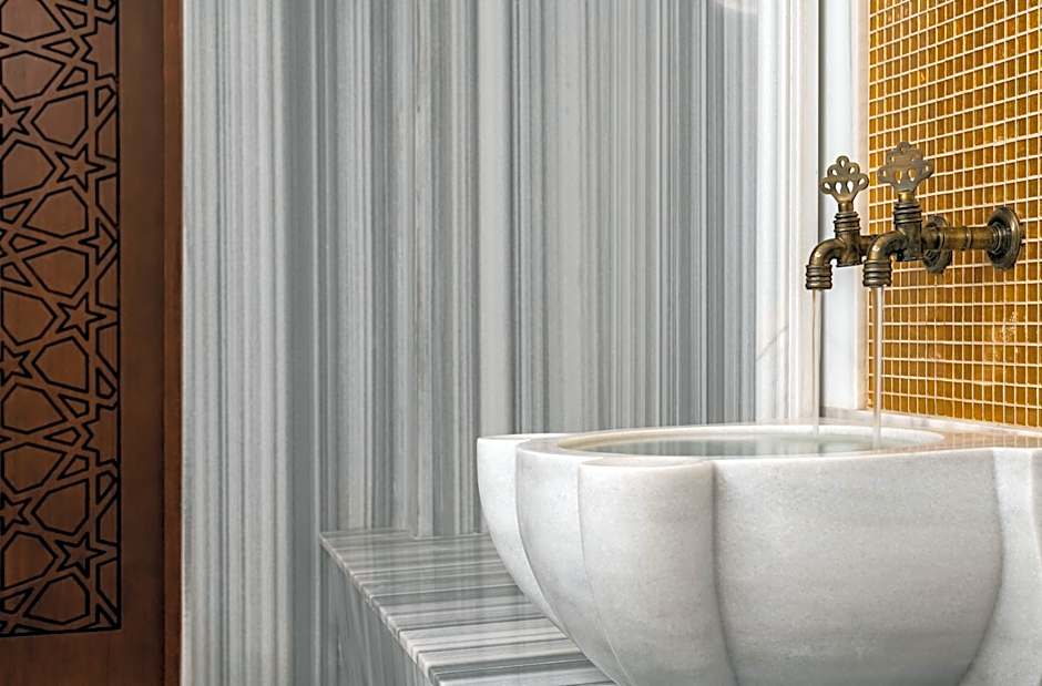 Gleam Collection Hotel