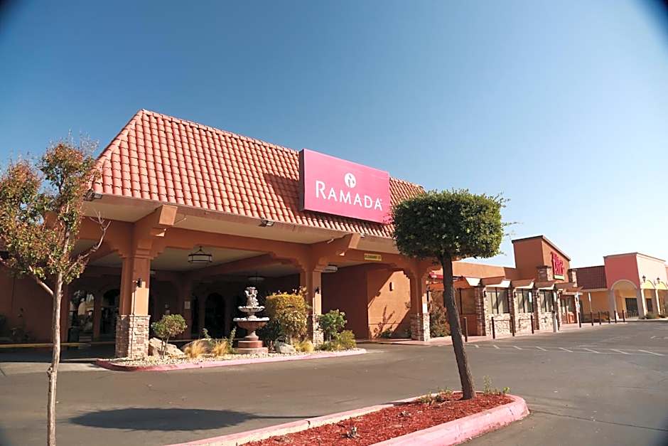 Ramada by Wyndham Fresno North