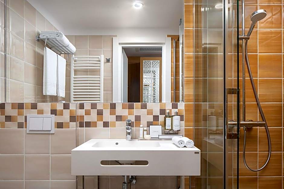 Alma Health & Spa Retreat