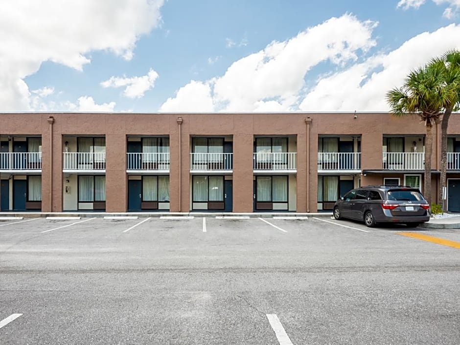 OYO Hotel Kissimmee West