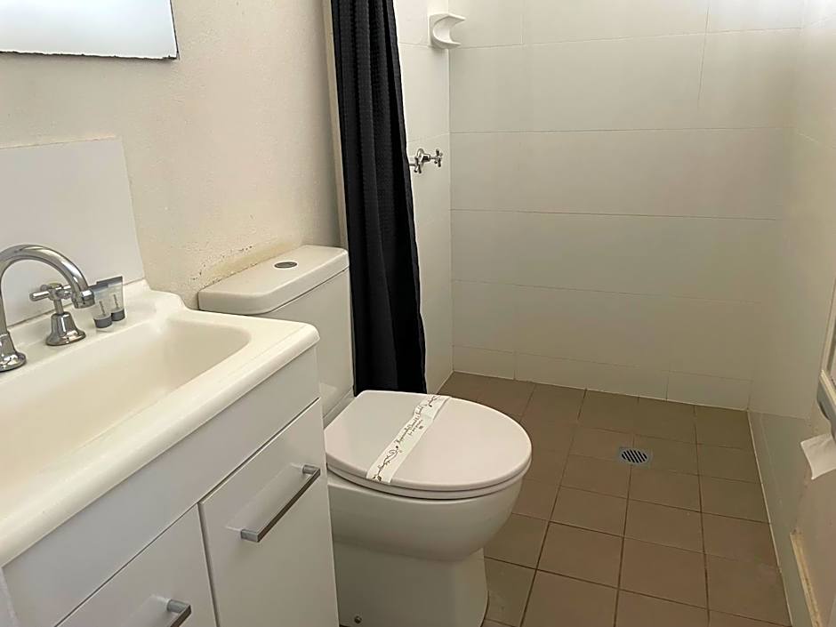 County Lodge Motor Inn