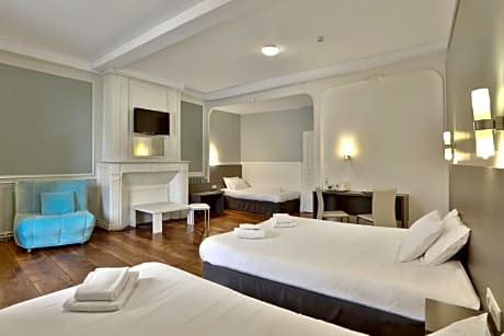 Family Room (2 Adults + 2 Children)